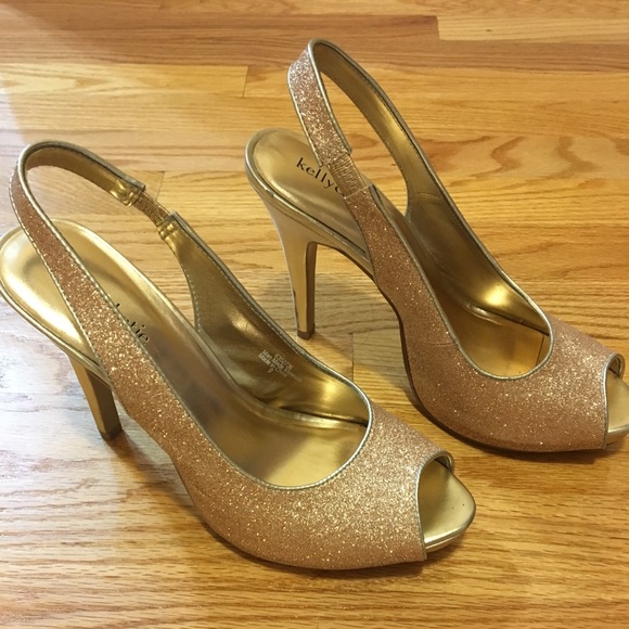 Gold Pumps - Picture 1 of 4